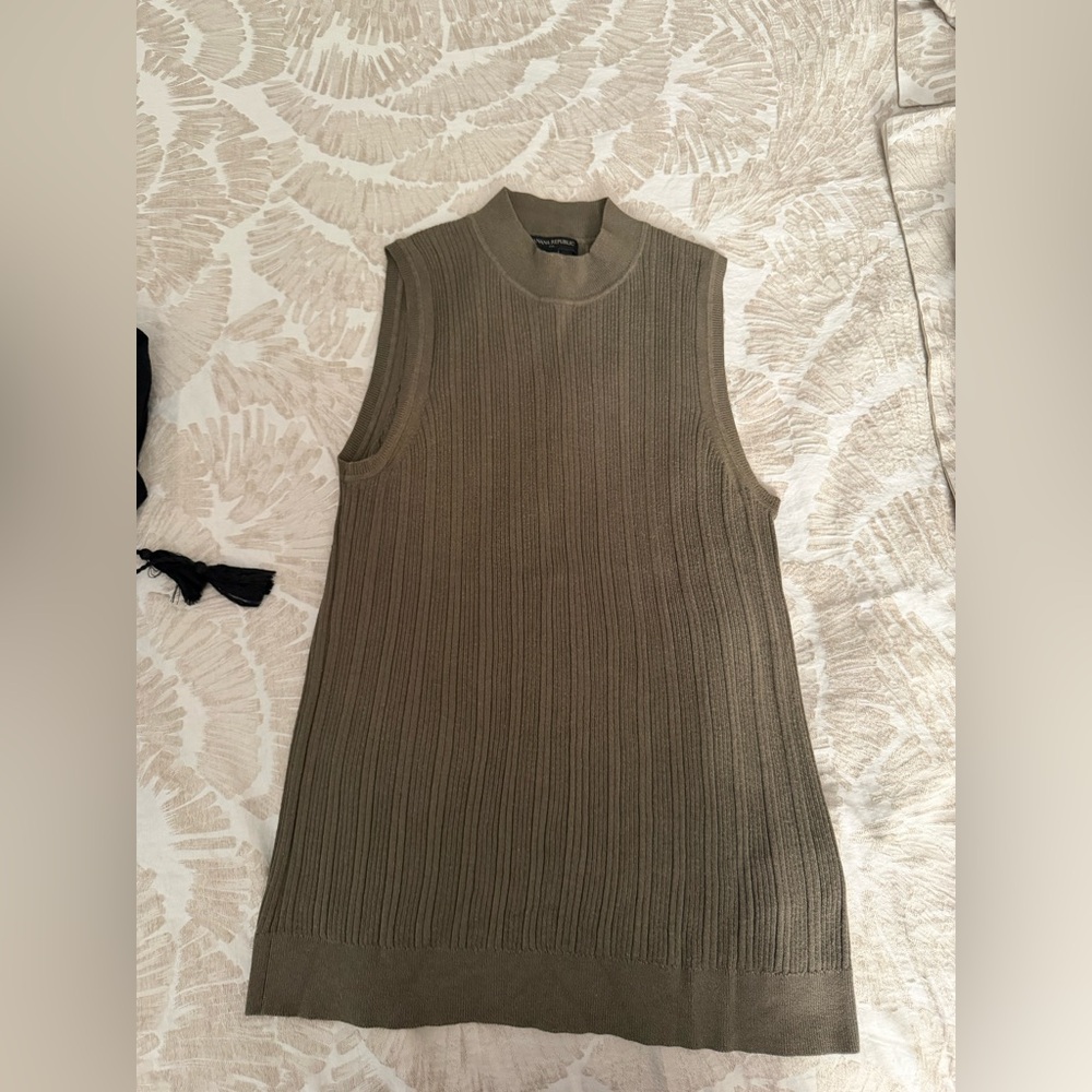 Lightweight ribbed sweater olive cotton viscose banana republic shell green top